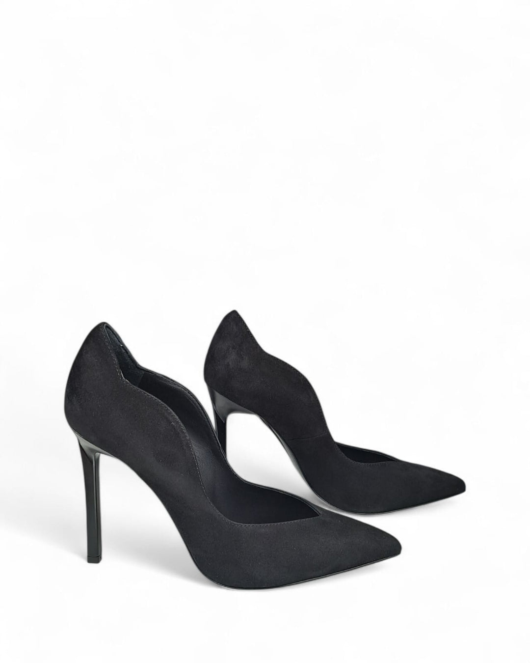 Onda Black Suede Pumps