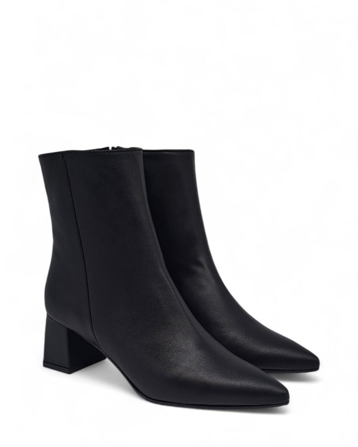 Tronchetto Gail Nappa Nero