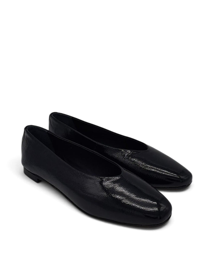 Burgundy velvet V-shaped ballerina