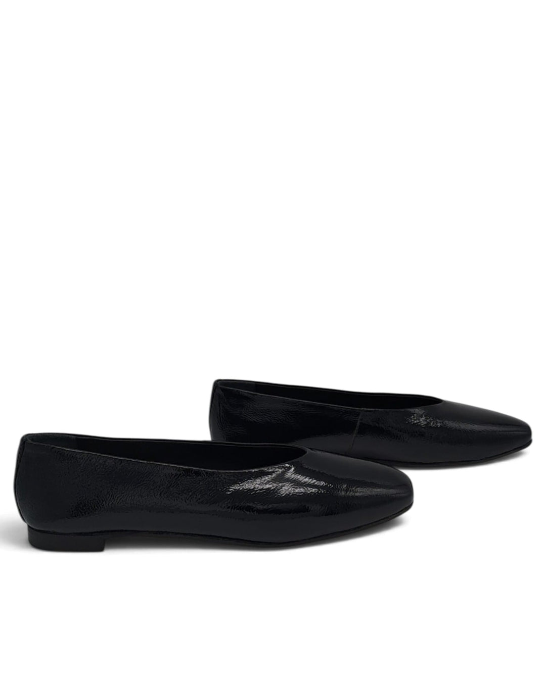 Burgundy velvet V-shaped ballerina