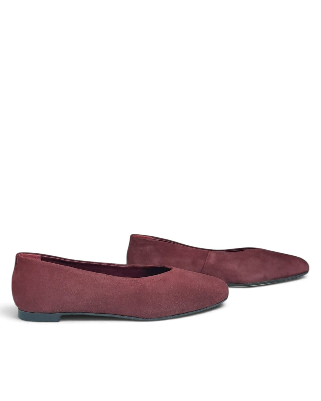 Burgundy velvet V-shaped ballerina