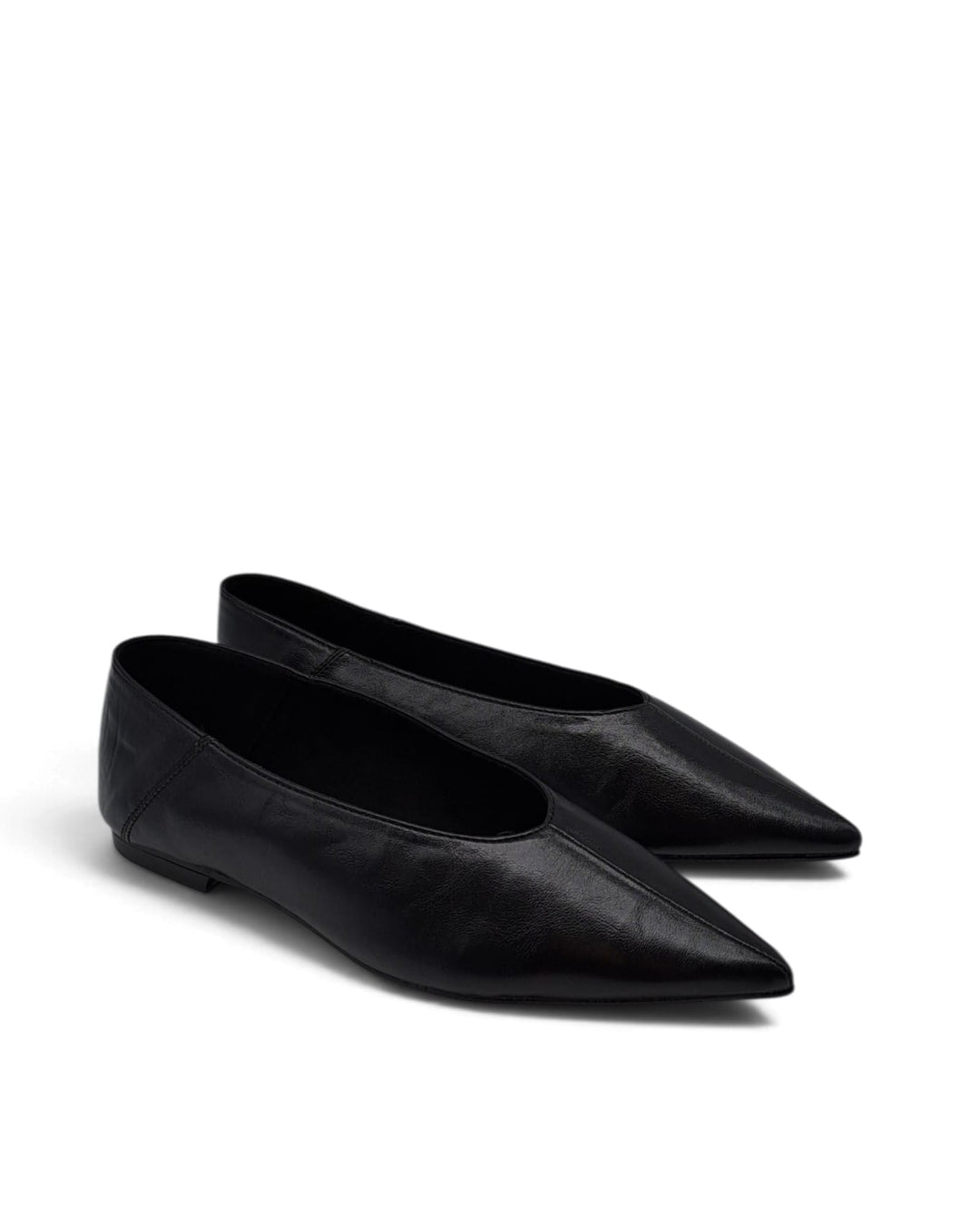 Burgundy velvet V-shaped ballerina