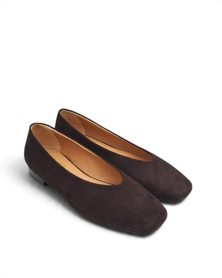 Burgundy velvet V-shaped ballerina